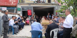 15 Temmuz Şehidimiz Mustafa YAMAN, Çubuklu Köyü Camisinde okunan Mevlid-i Şerif’in ardından Vali GÜNER ve İl Protokolü tarafından kabri başında dualarla anıldı.